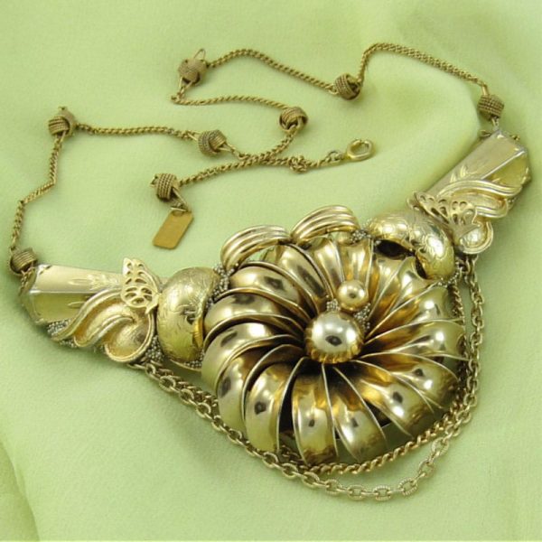 Gold Daisy Necklace with Butterflies
